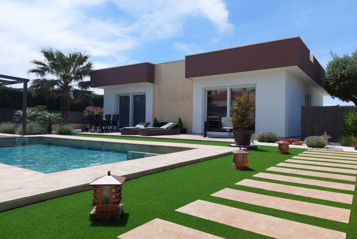 Villa moderne et minimaliste de 3 chambres à Tres Cales L'Ametlla de Mar