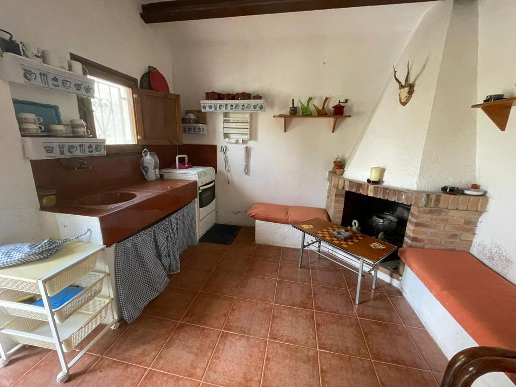 Rustic finca with 2 bedrooms in L'Ametlla de Mar